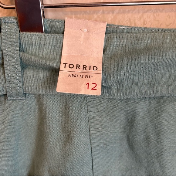 NWT, Torrid Teal Linen Tie Front Shorts, Size 12 - Picture 3 of 6